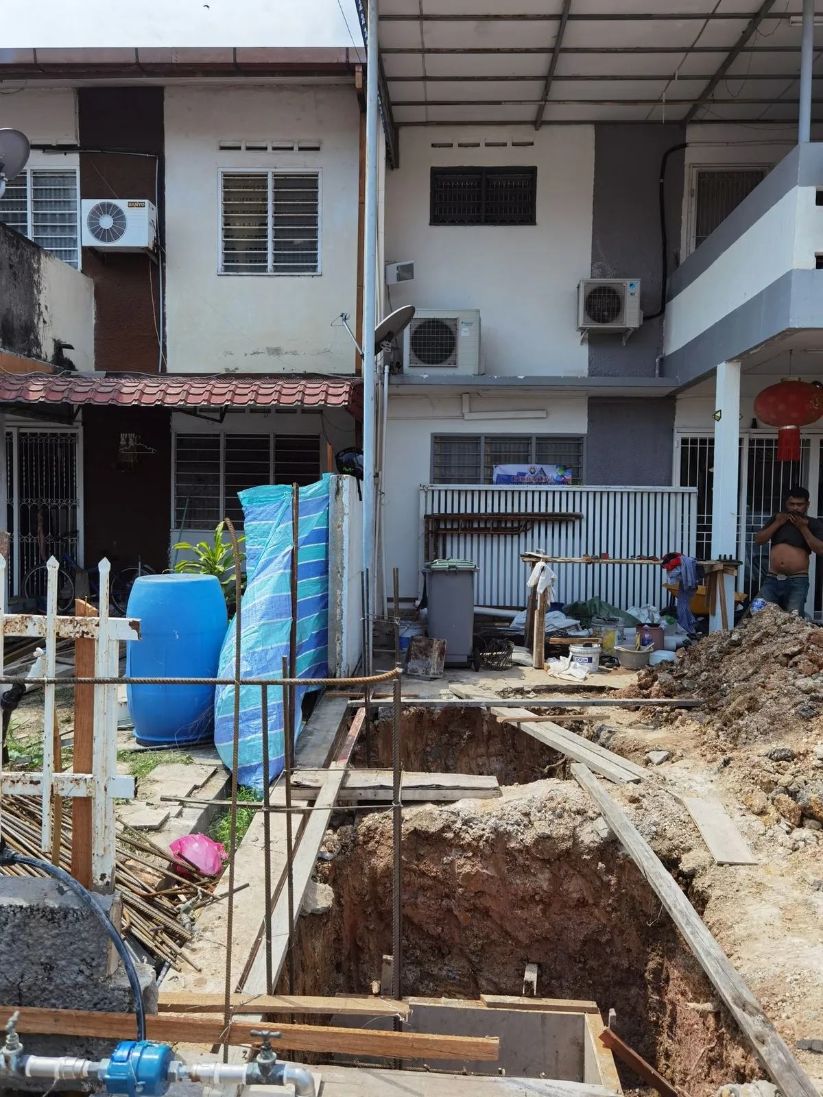 Taman Asean 屋前沿边界开挖地基