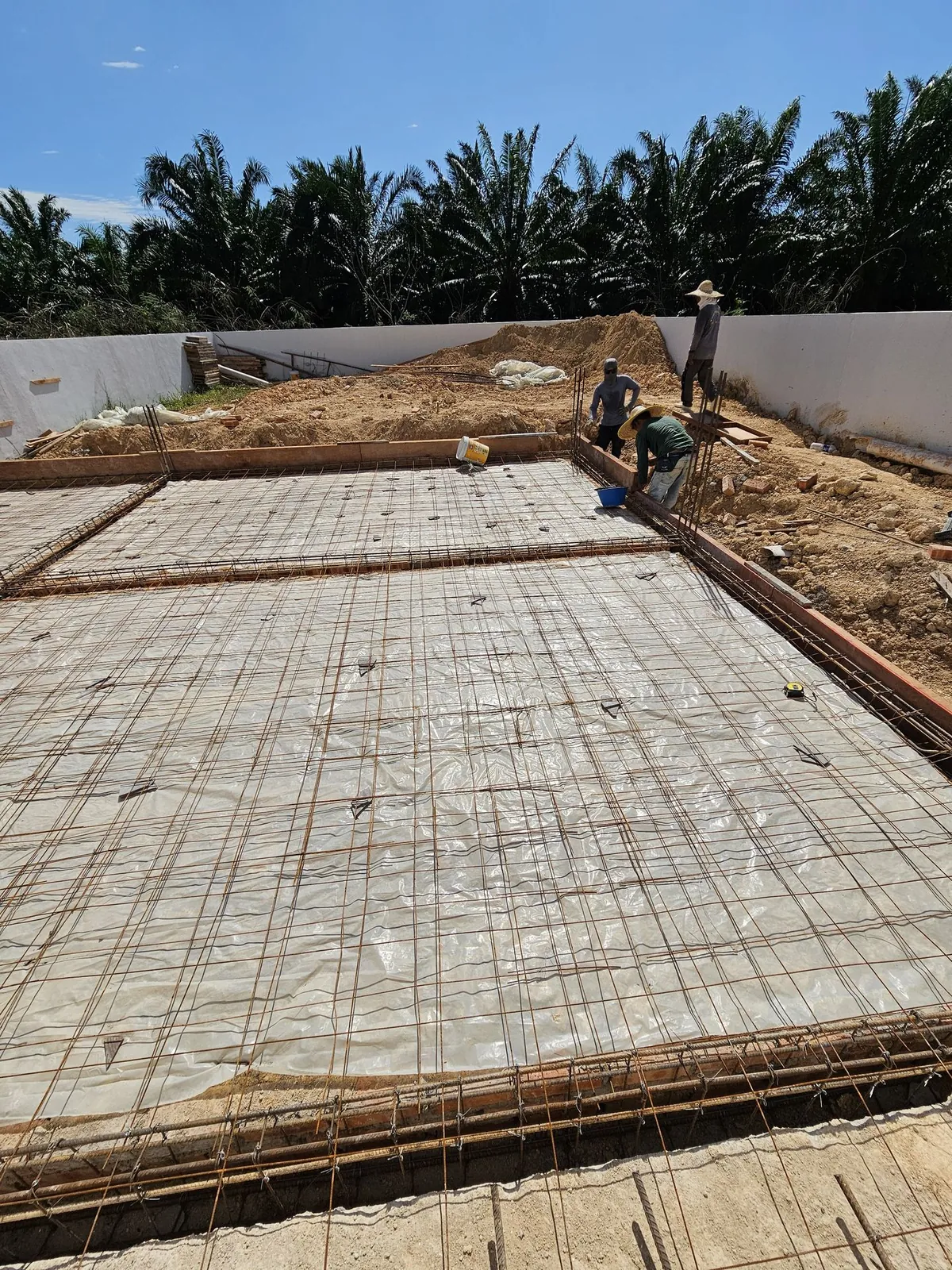 Jasin Parkland slab reinforcement mesh laid on plastic membrane