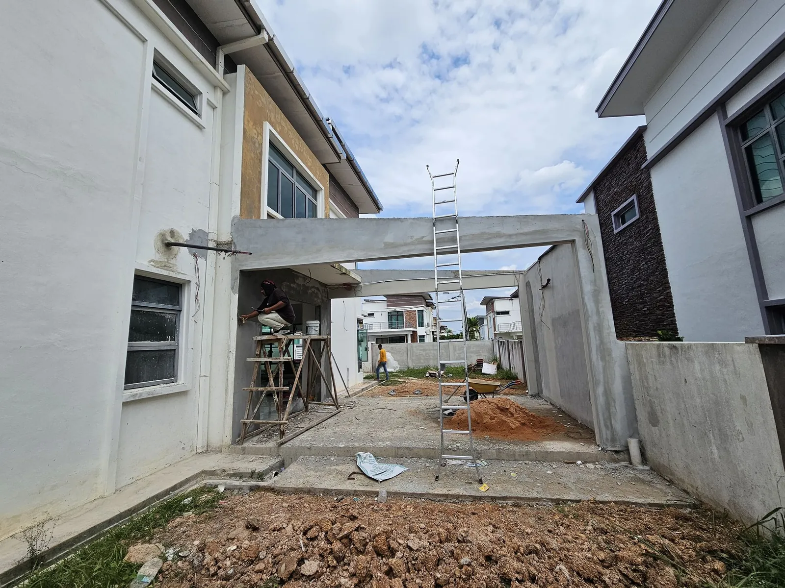 Paya Rumput Perdana 从侧边走道看扩建框架