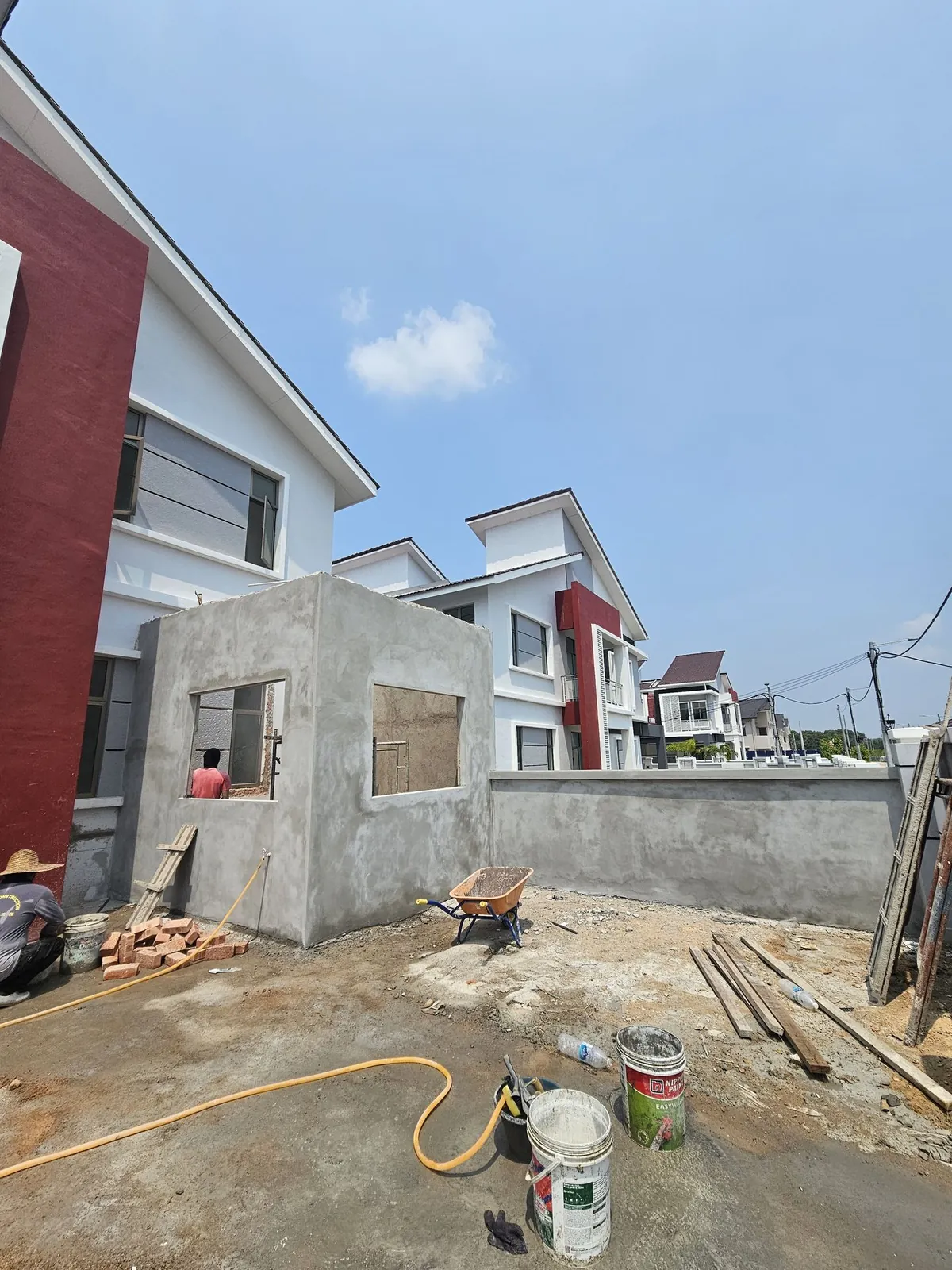 Tehel Indah 已批荡的扩建房间，留有窗口