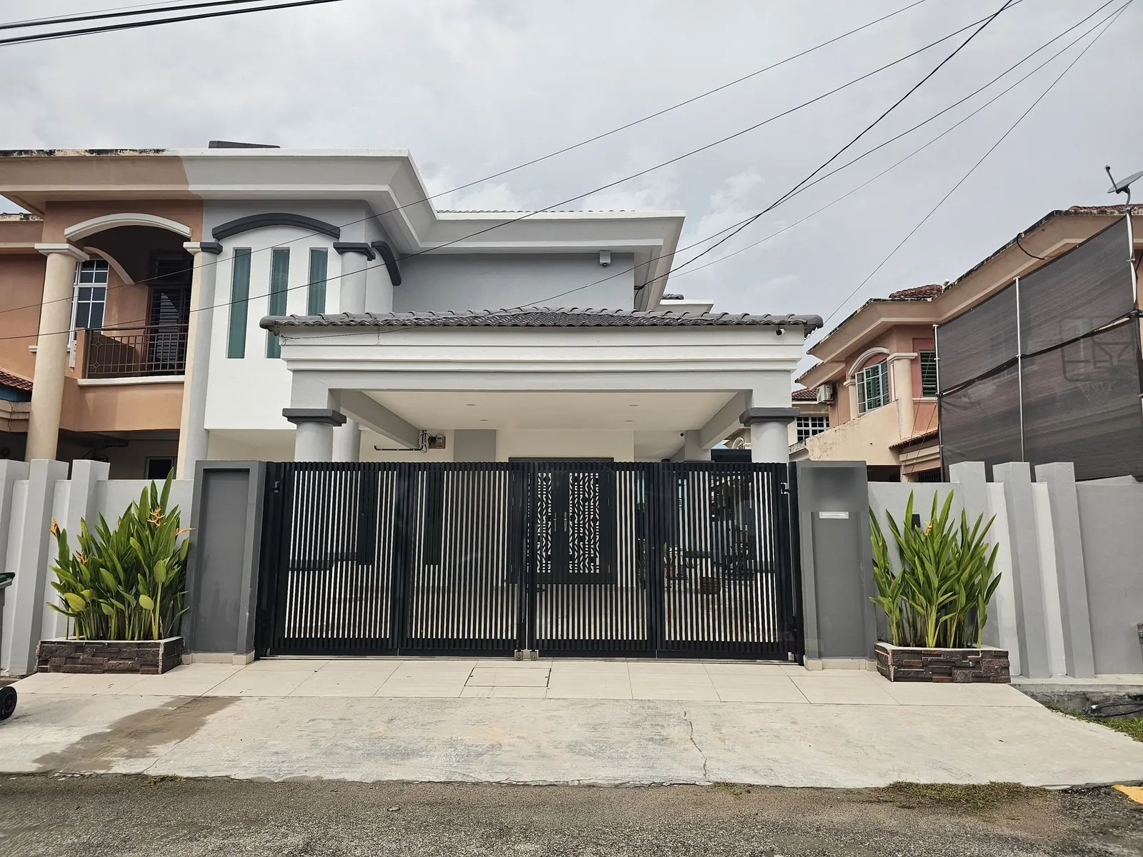 Taman Ara Permai 完工的新大门与围墙